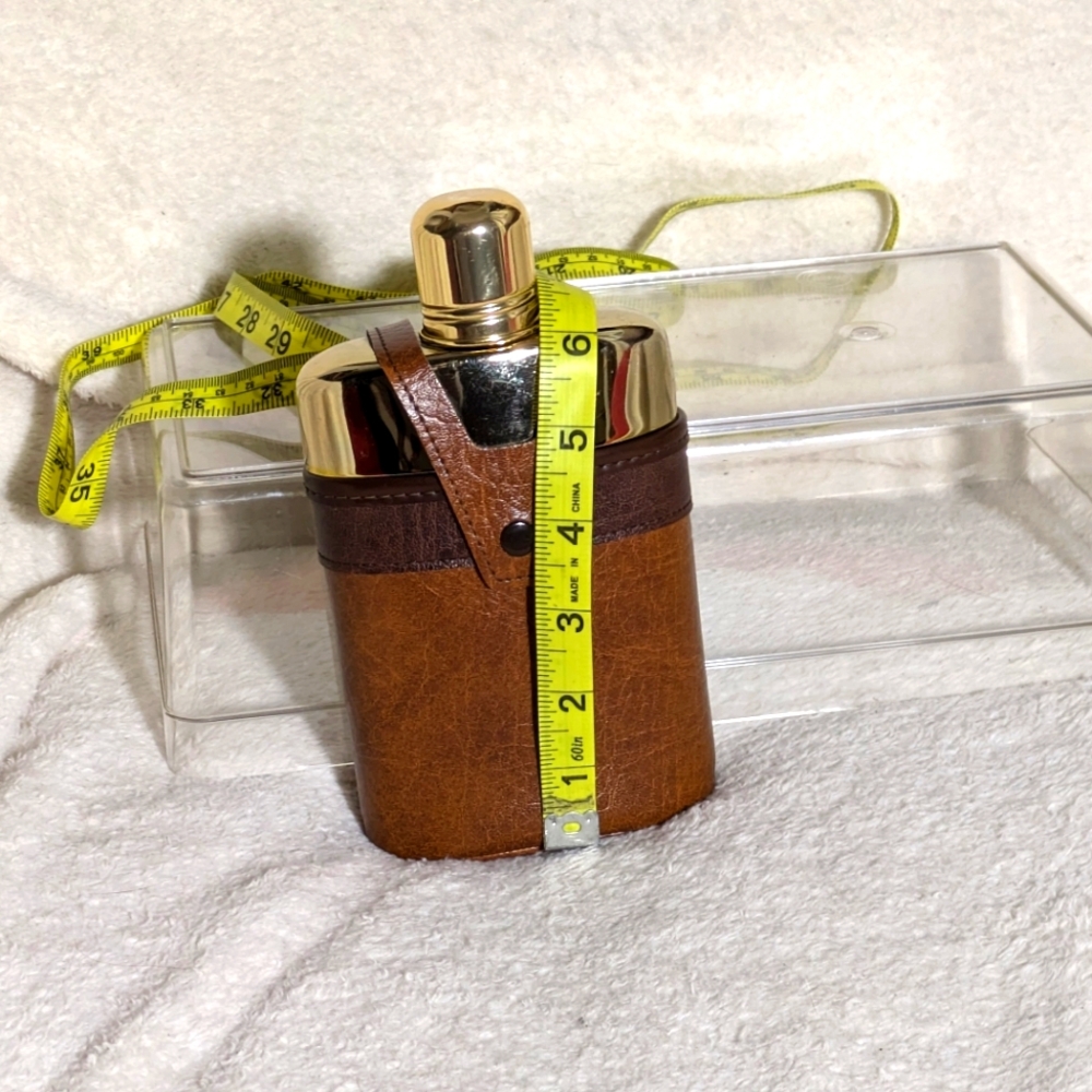 Men's (unisex) Retro Noymer faux leather‎ goldstone flask. - Picture 5 of 6